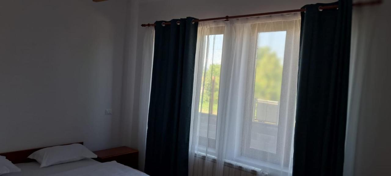 Casa Francesca Lejlighed Comanesti  Eksteriør billede